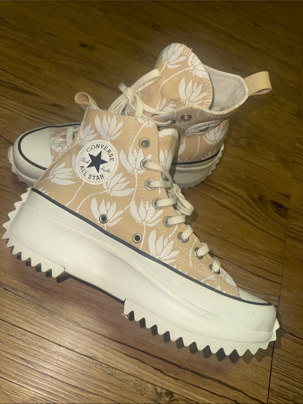Converse Run Star Hike High-Top Sneakers in Beige Floral